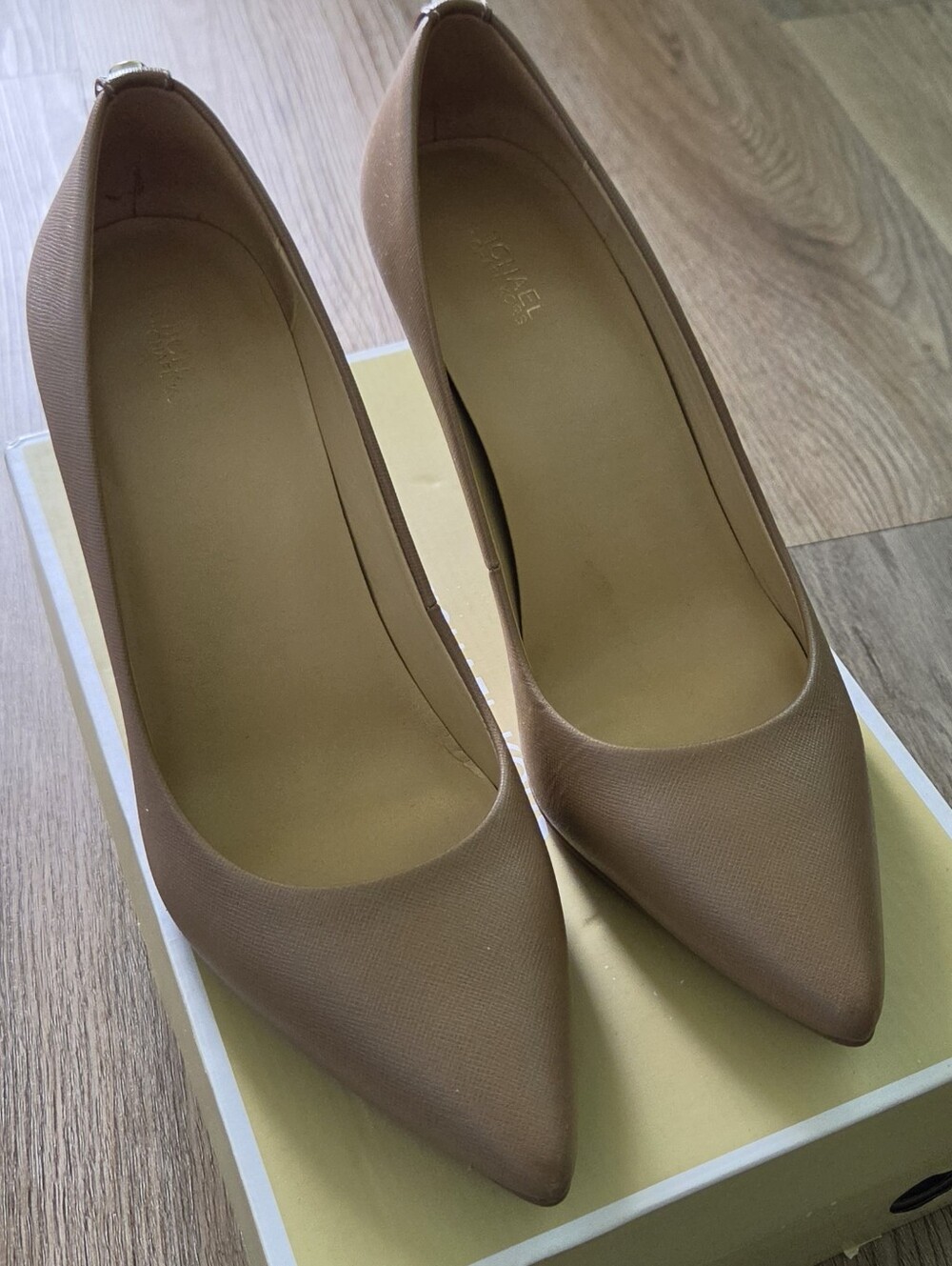 Michael Kors Flex Mid Pump Leather Nude Pointed Toe Heels Size 8.5M